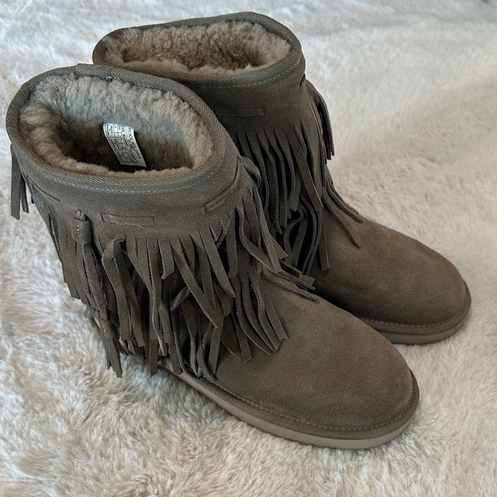 Koolaburra by UGG Fringe Suede Boots • Mocha - Picture 5 of 6